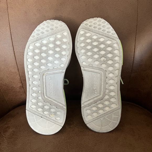 Adidas NMD R1 - Picture 4 of 5